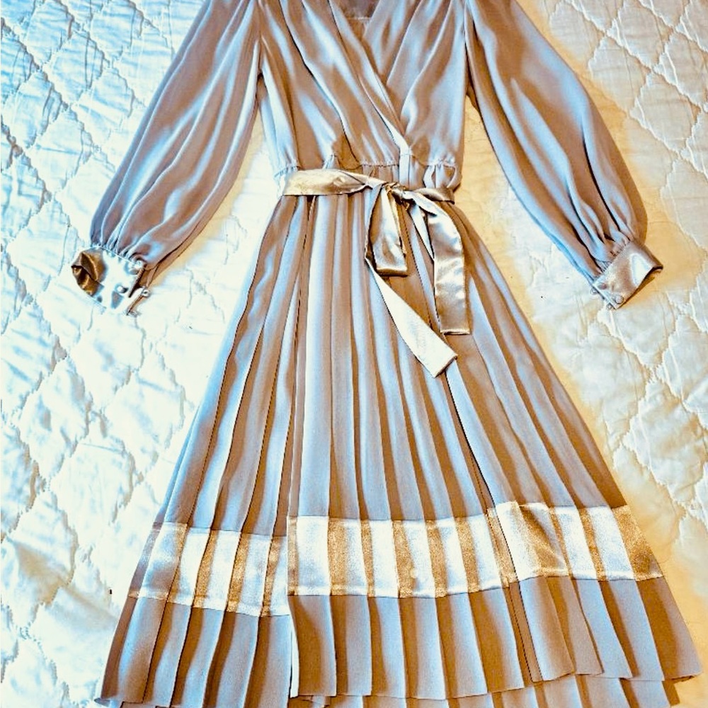 Vintage 1970’s Elegant Women's Pleated Dress in periwinkle grey secretary, satin